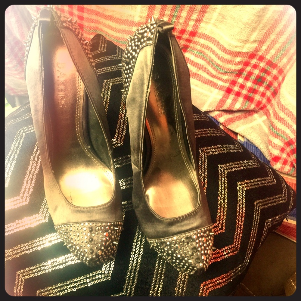 Grey/Silver Studded Pumps